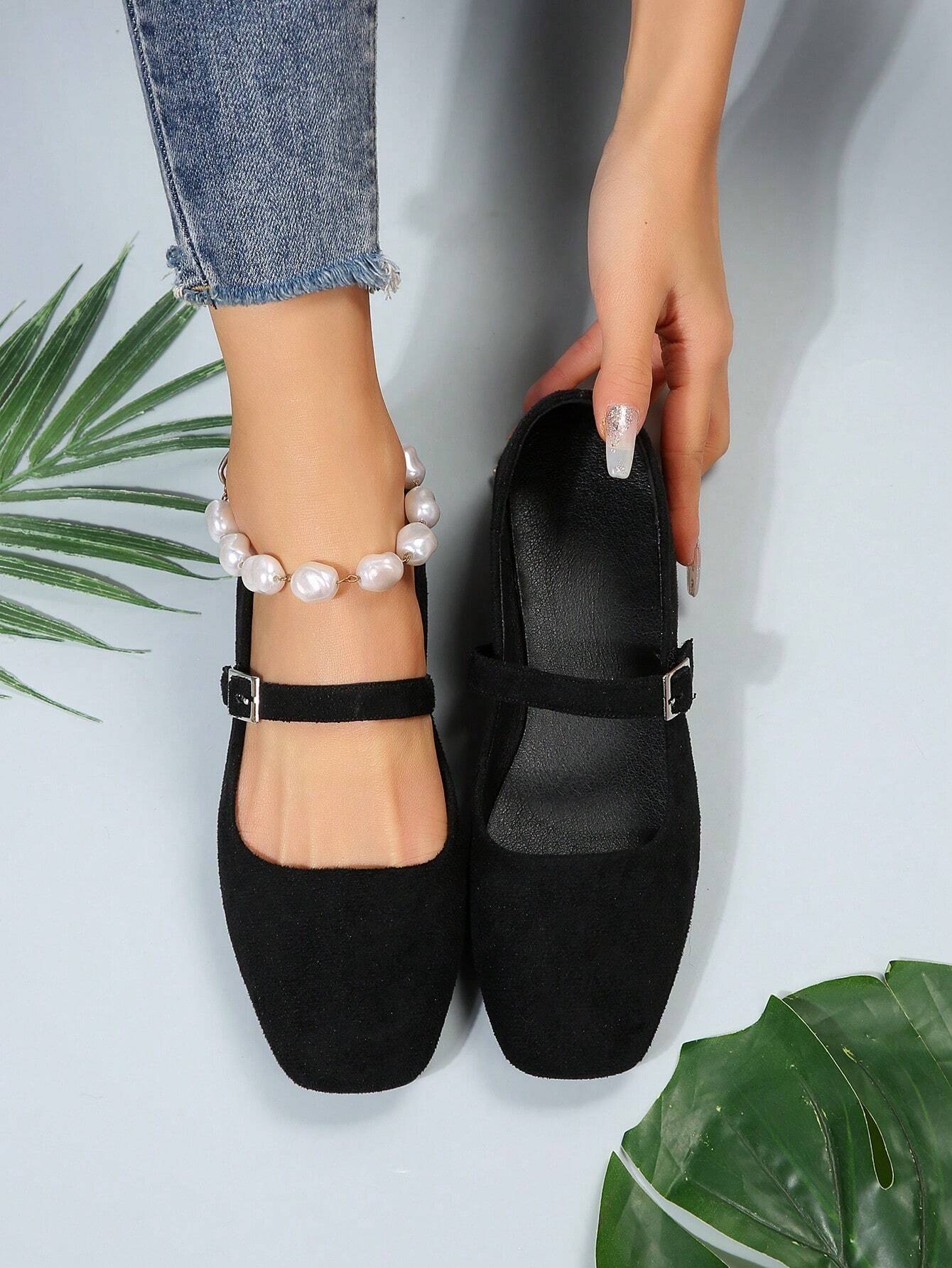 STRIDES  - Ballerines Mary Janes à Bout Carré Minimaliste