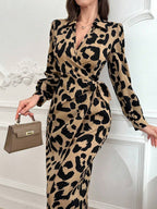 MODELYN – Robe Cachcœur Midi - Imprimé Léopard Iconique
