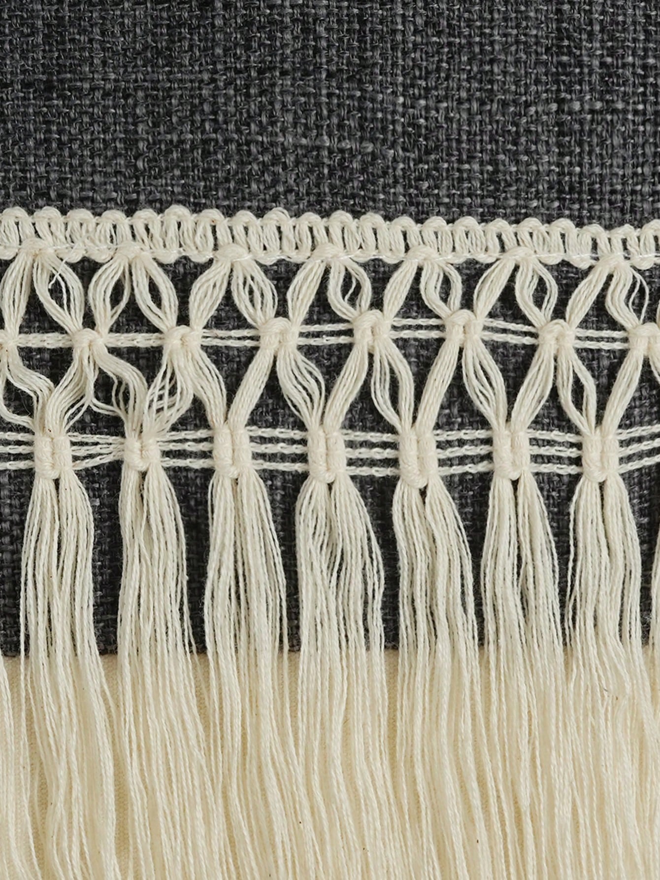 Housse de Coussin Bohème à Pompons