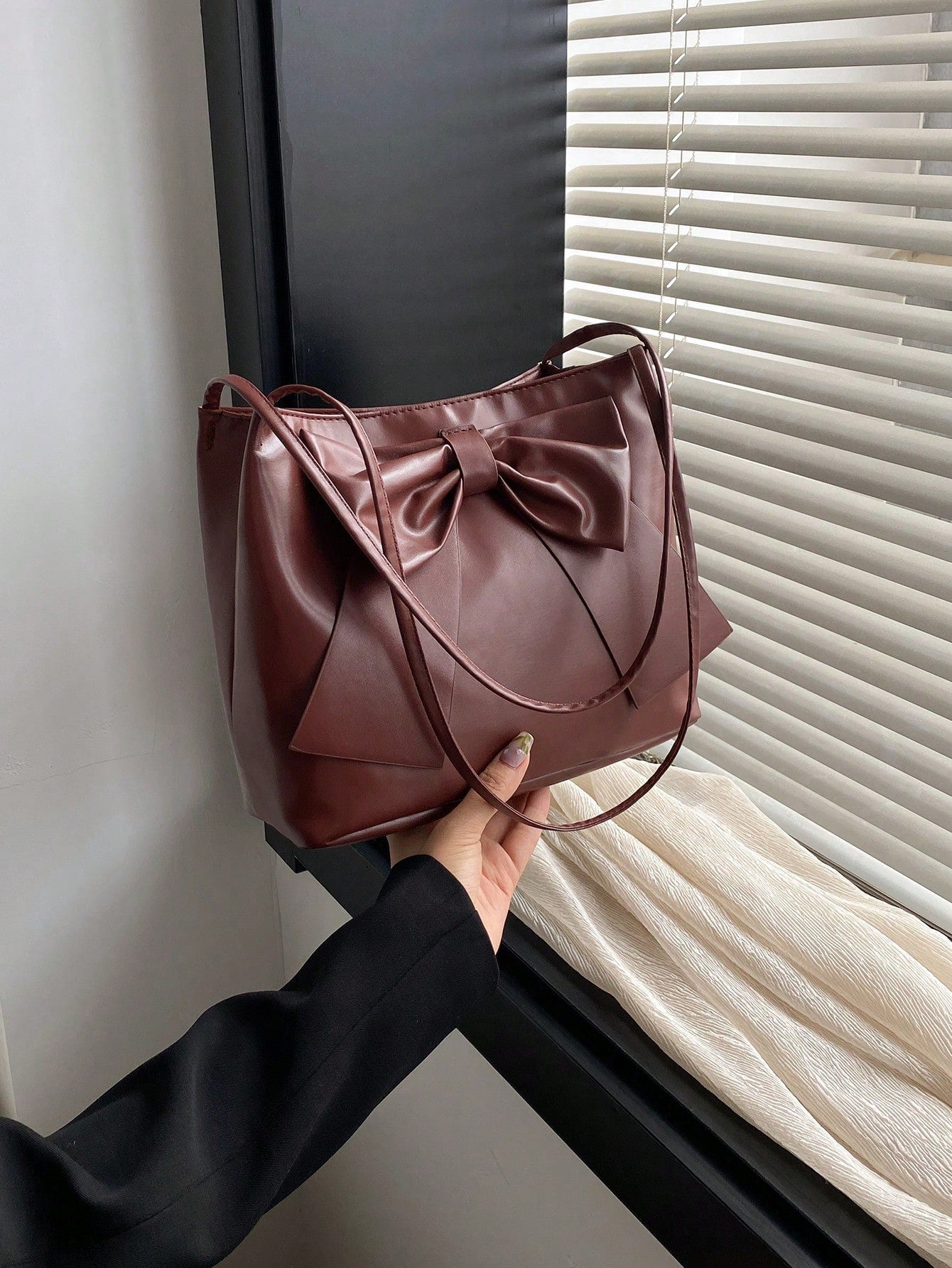 FFAN BAGS - Sac à Épaule "Coquette" – Noeud Géant & Cuir Souple
