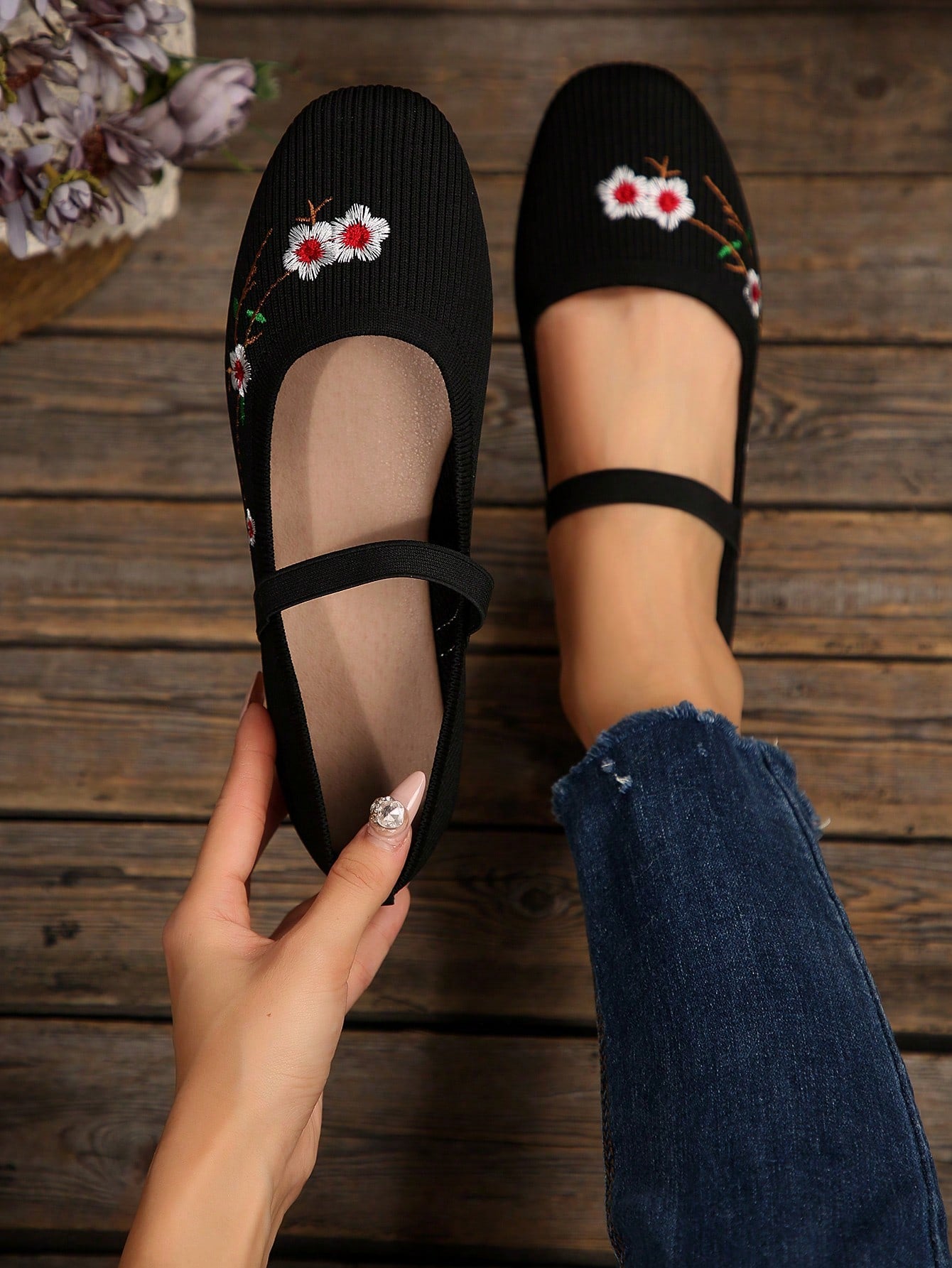 JAYINE  - Ballerines Mary Janes en Maille – Broderies Florales Japonisantes