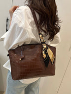 BEGLAM - Sac à Main Texture Crocodile Marron Café avec Foulard Soyeux