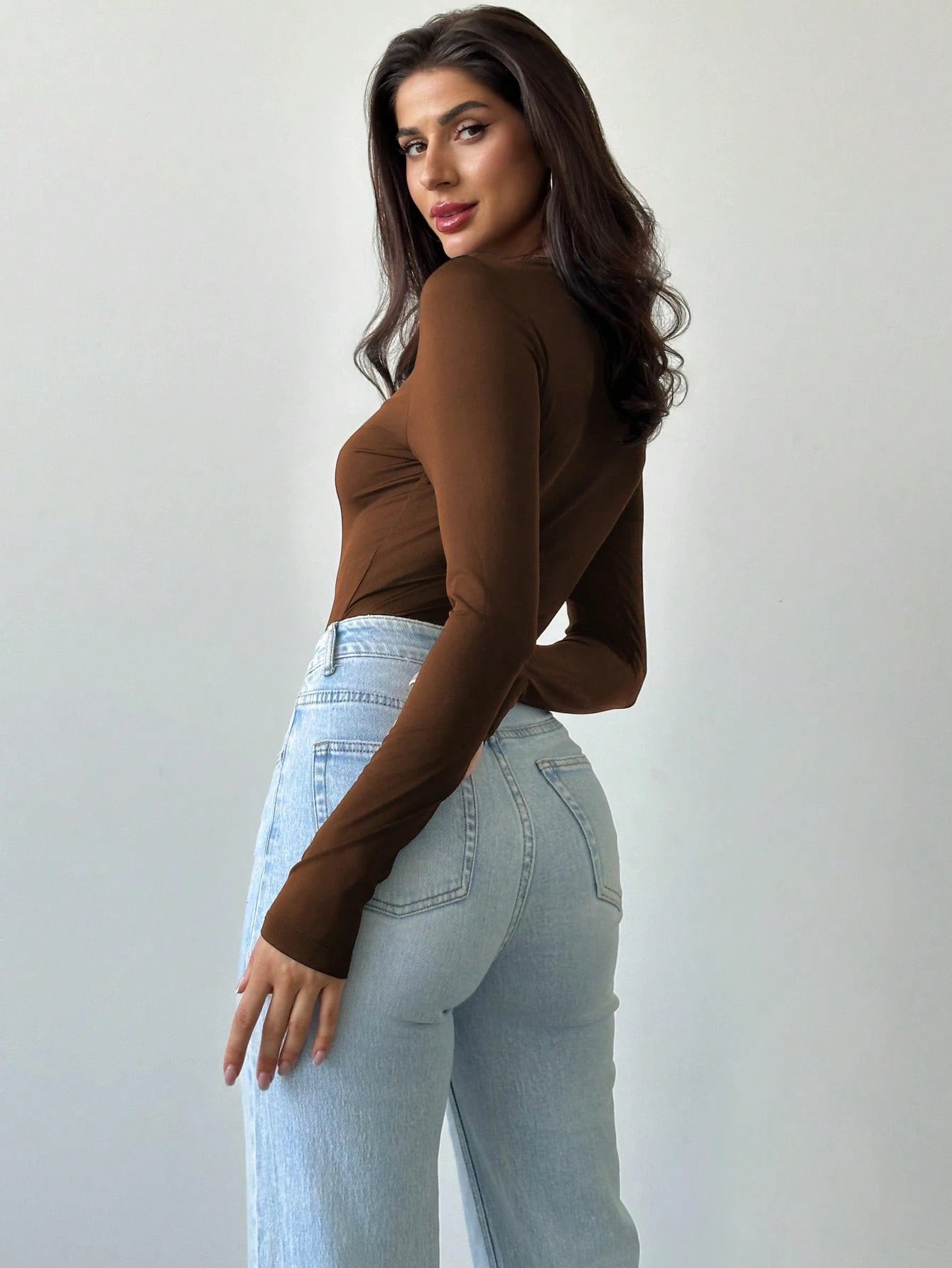FIRERIE – Top "Éclat Floral" à Découpe Asymétrique