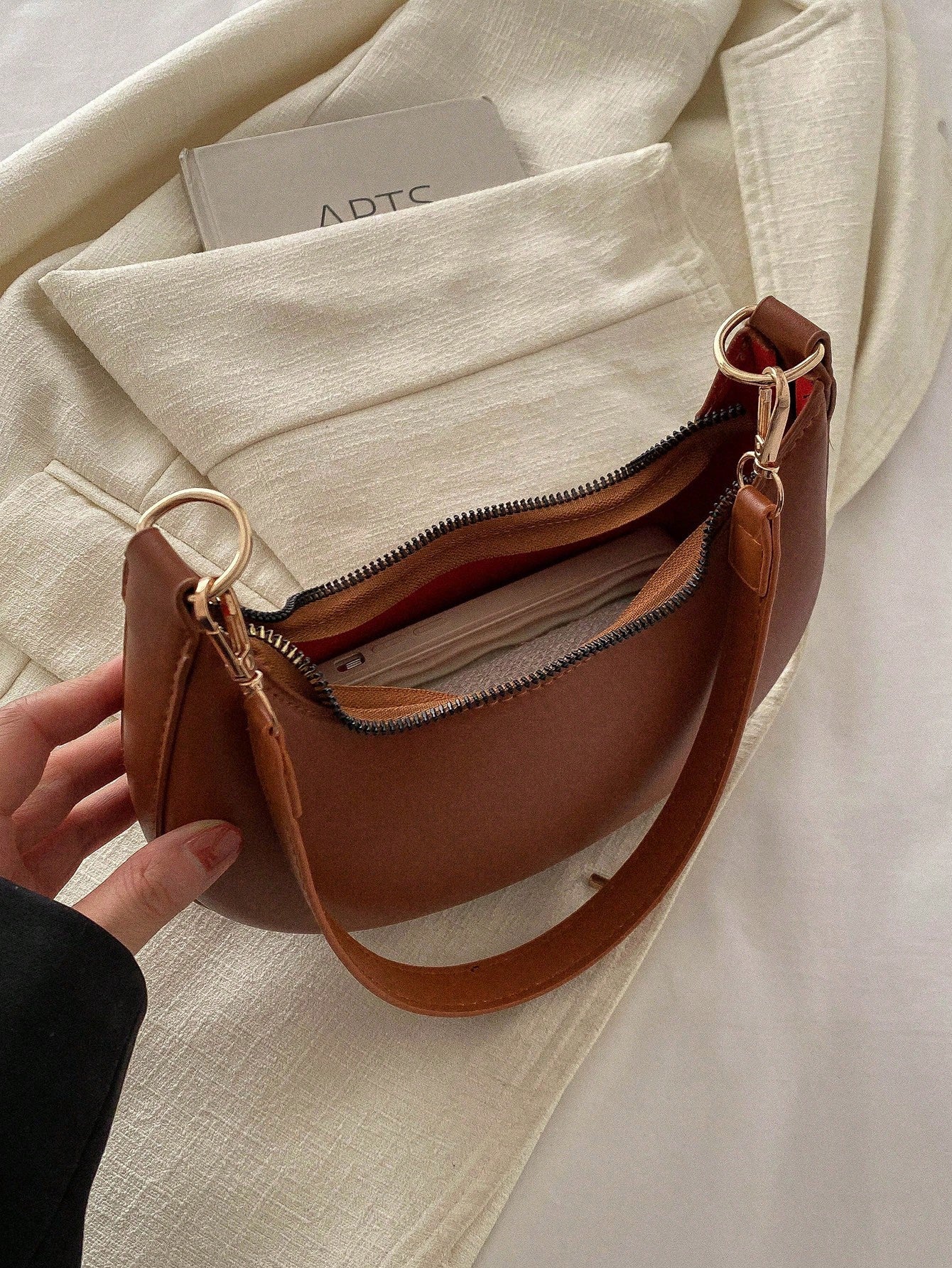 BENKU - Sac à Main Demi - Lune - Véluxe - Daily Look