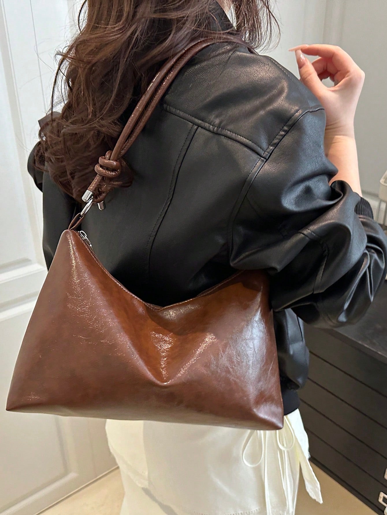 CM BAG - Sac Hobo "Luna" à Anse Nouée - Véluxe - Daily Look