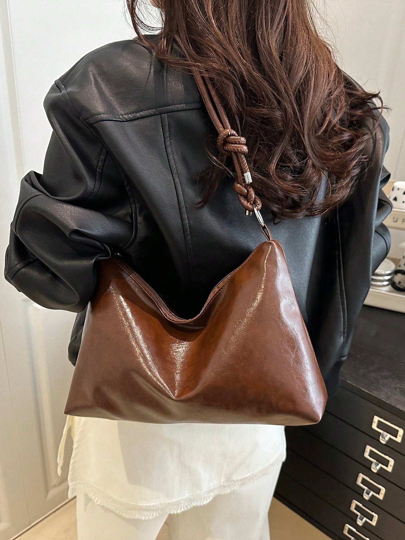 CM BAG - Sac Hobo "Luna" à Anse Nouée - Véluxe - Daily Look