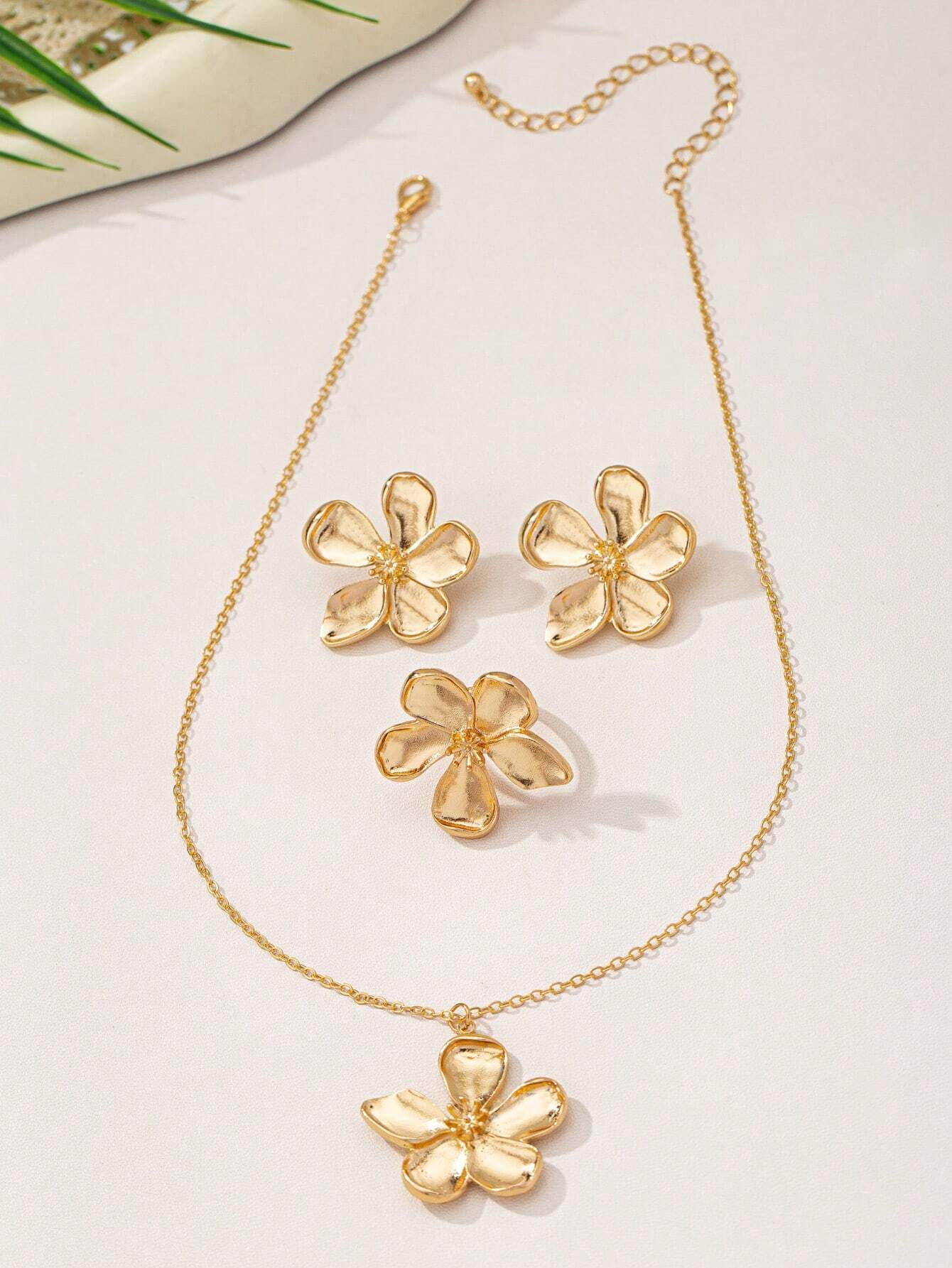 LUCKY U – Ensemble Bijoux "Fleur d'Or" - Véluxe - Daily Look