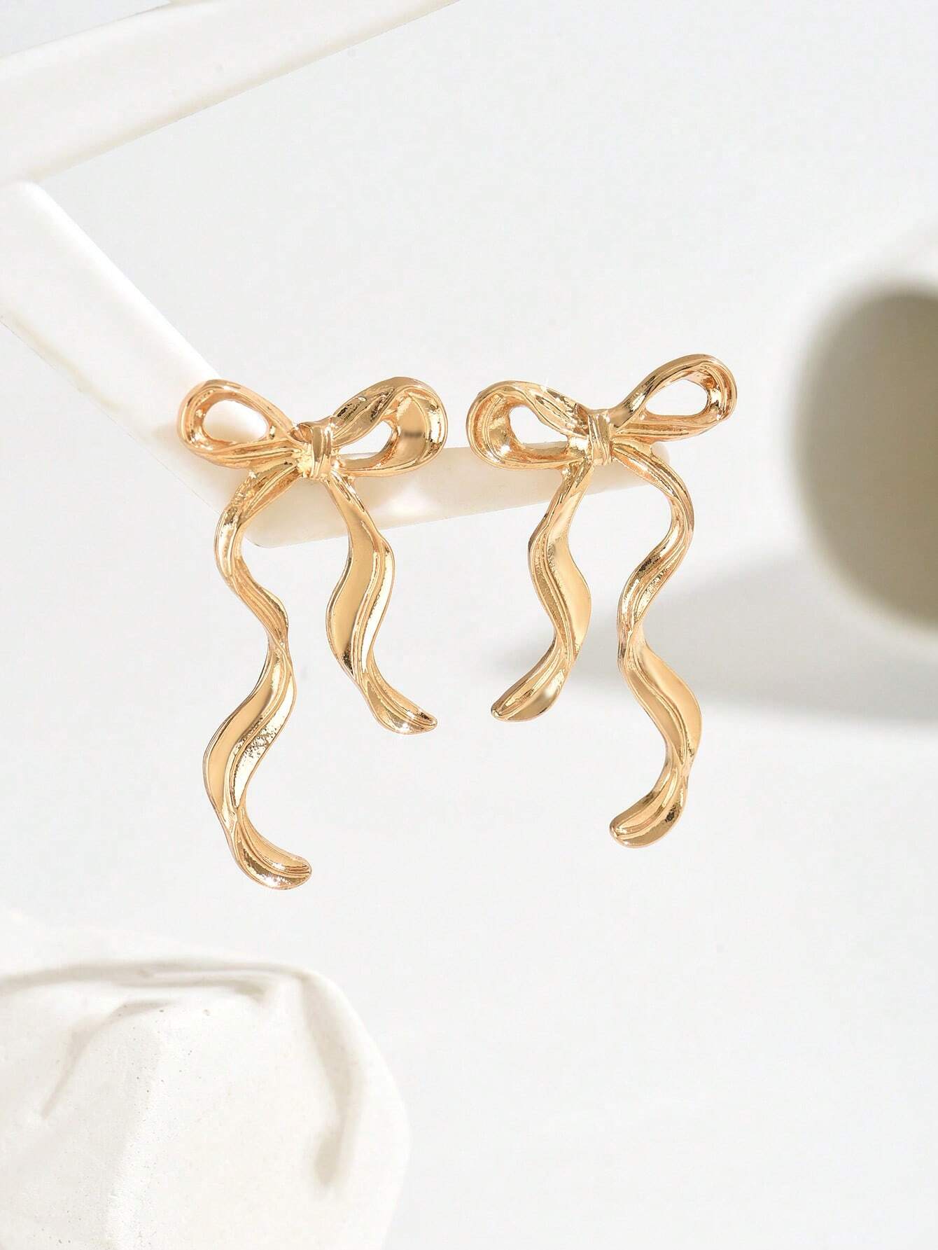 MEILA - Boucles d'Oreilles "Ruban d'Or" - Véluxe - Daily Look