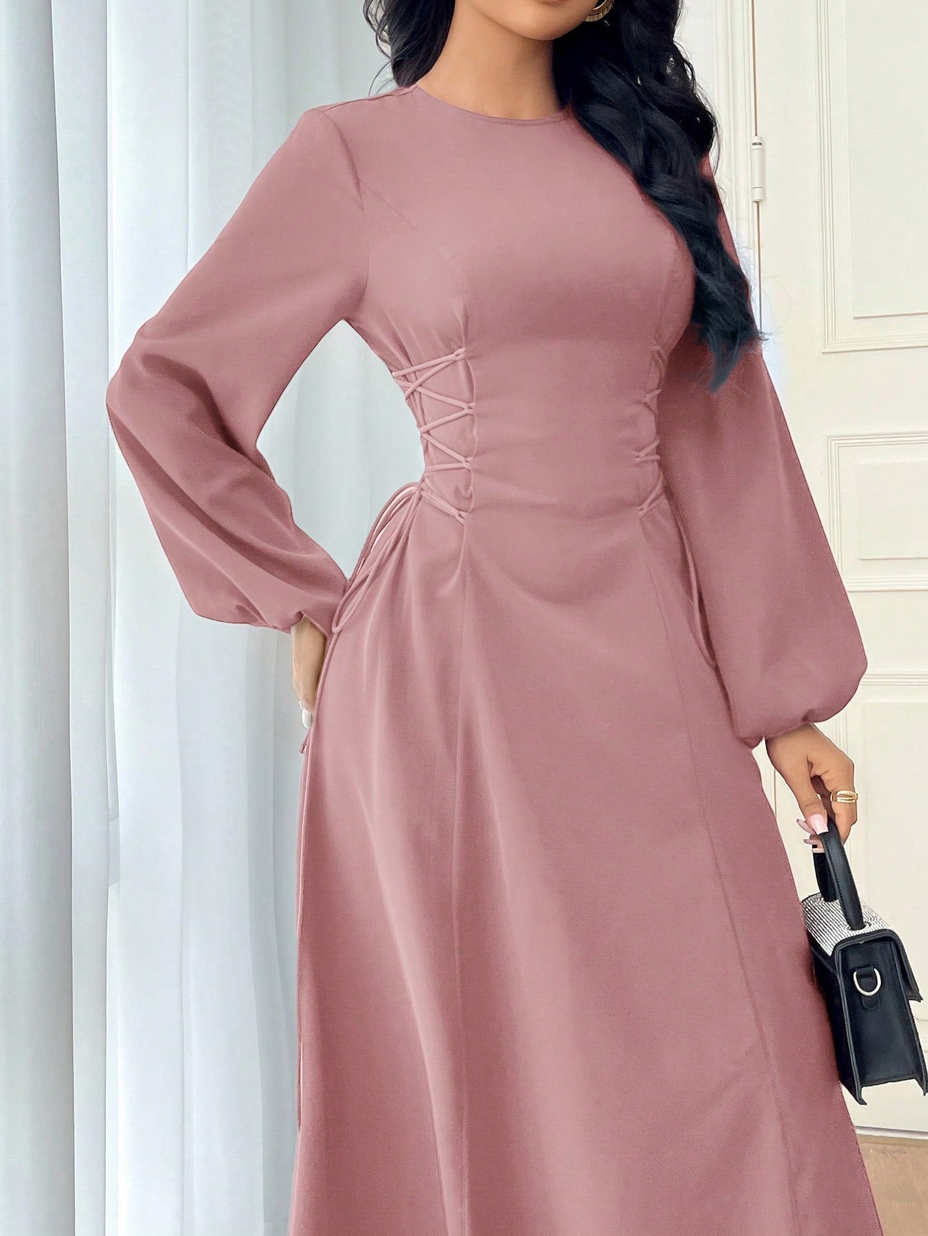 MODELYNE – Robe Longue Fluide à Détails Corset - Véluxe - Daily Look