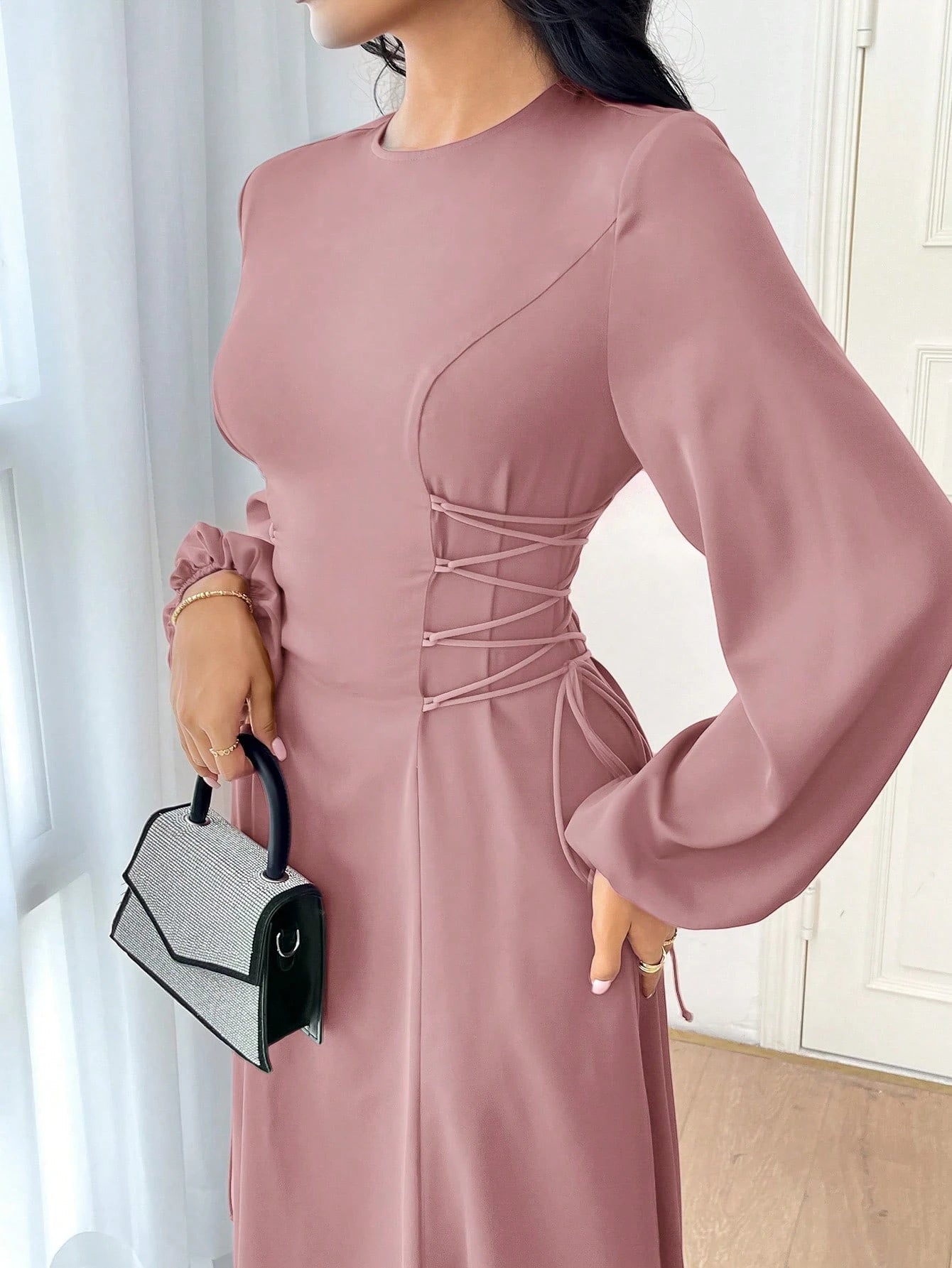 MODELYNE – Robe Longue Fluide à Détails Corset - Véluxe - Daily Look