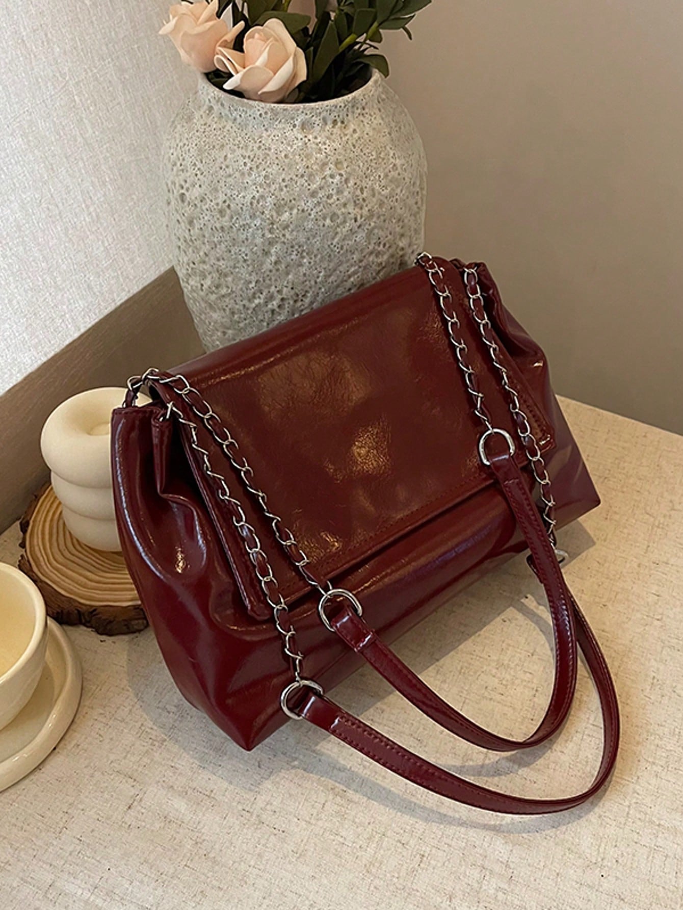 MS BAGG - Sac "Glazed Cherry" – Effet Verni & Chaînes Argentées - Véluxe - Daily Look