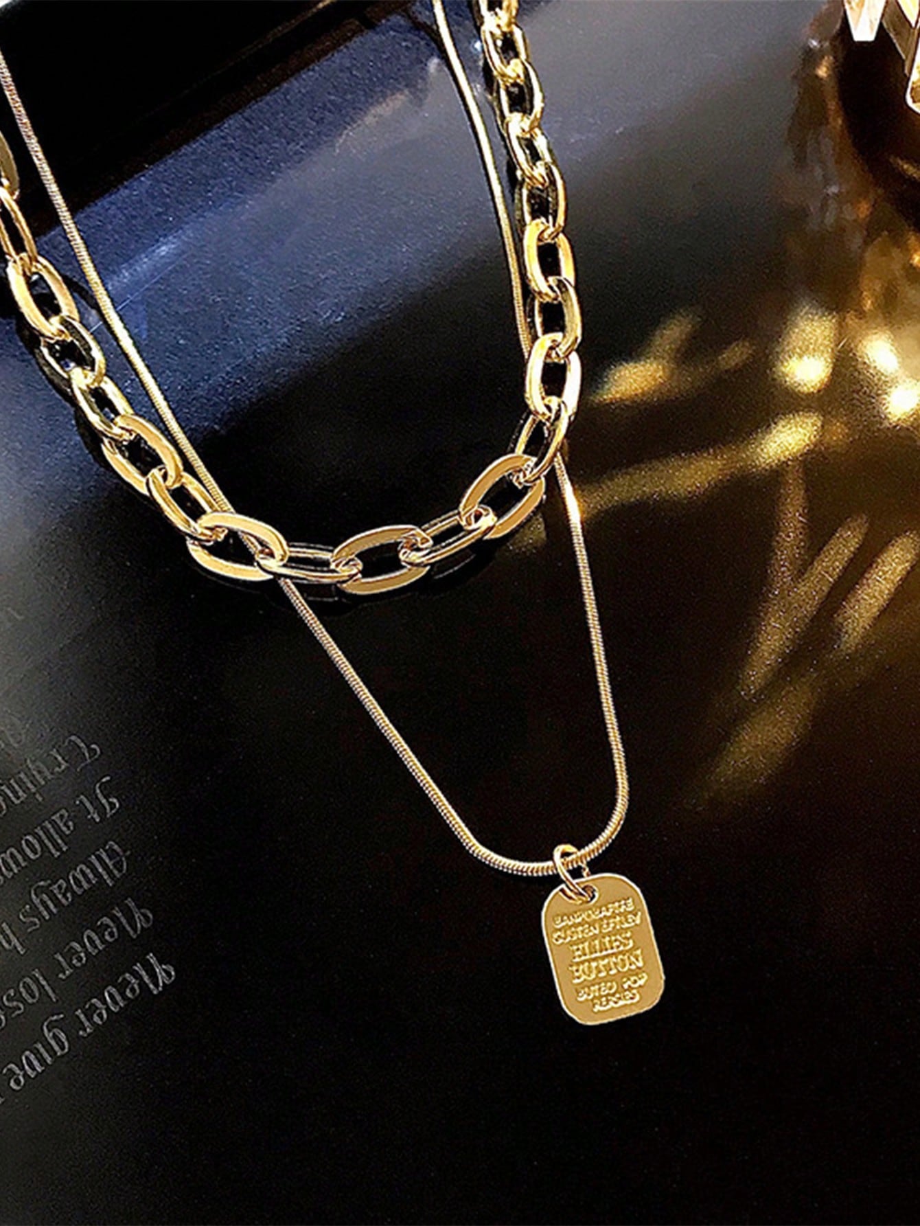 ORLANN – Collier à Pendentif Géométrique - Véluxe - Daily Look