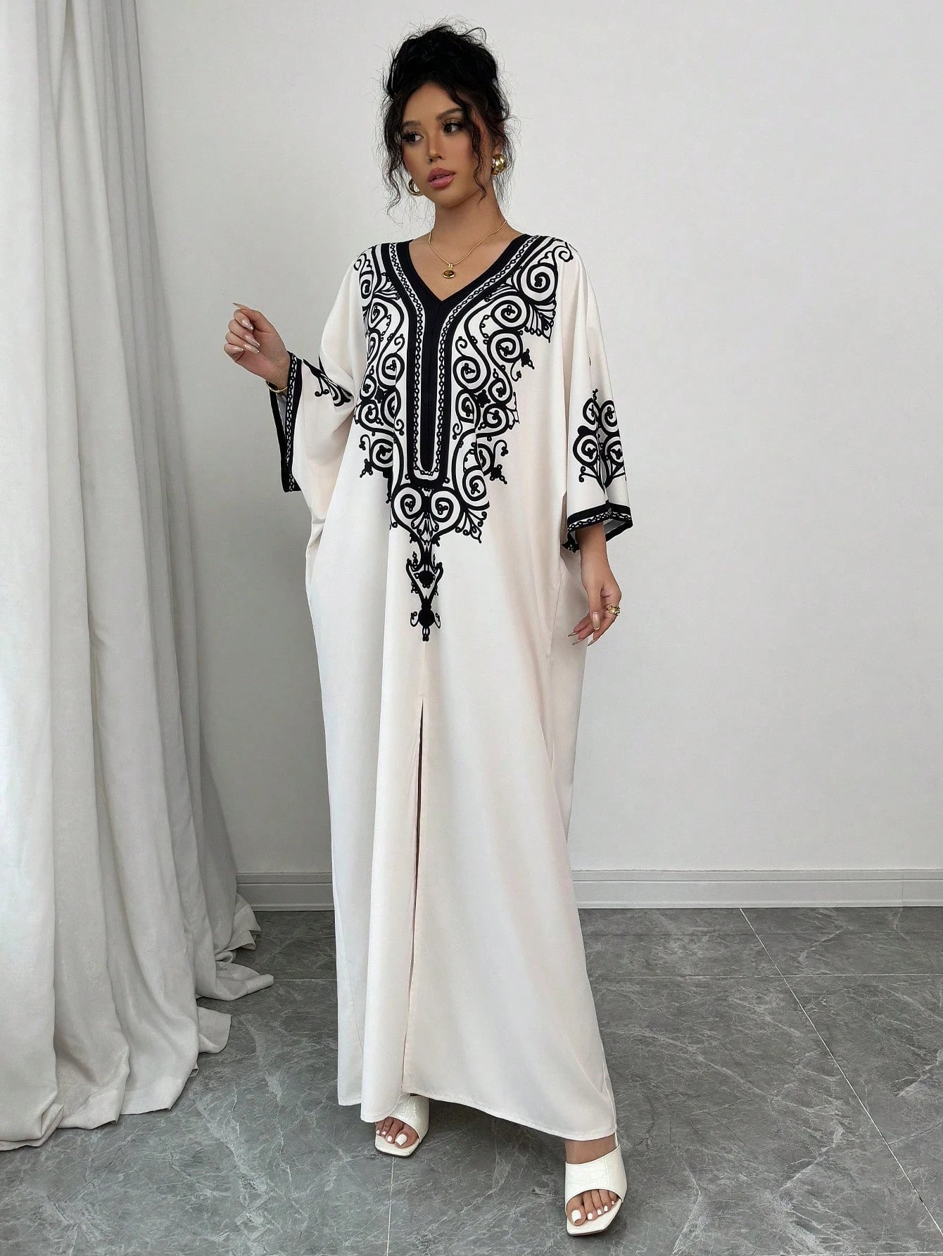 RAFFERIZA - Robes d'hôtesse Élégance Orientale - Véluxe - Daily Look
