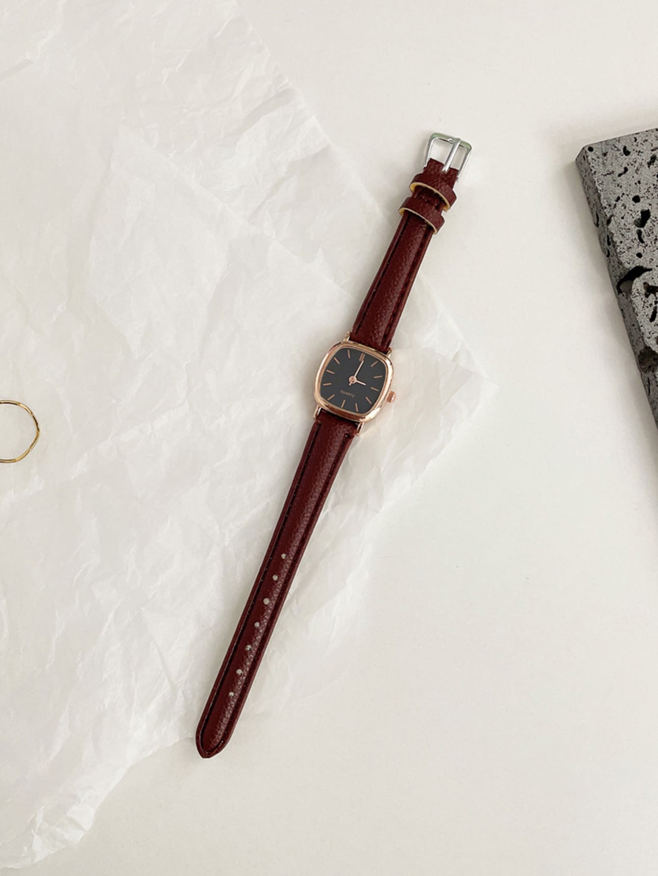 YIGE – Montre Carrée Vintage - Véluxe - Daily Look